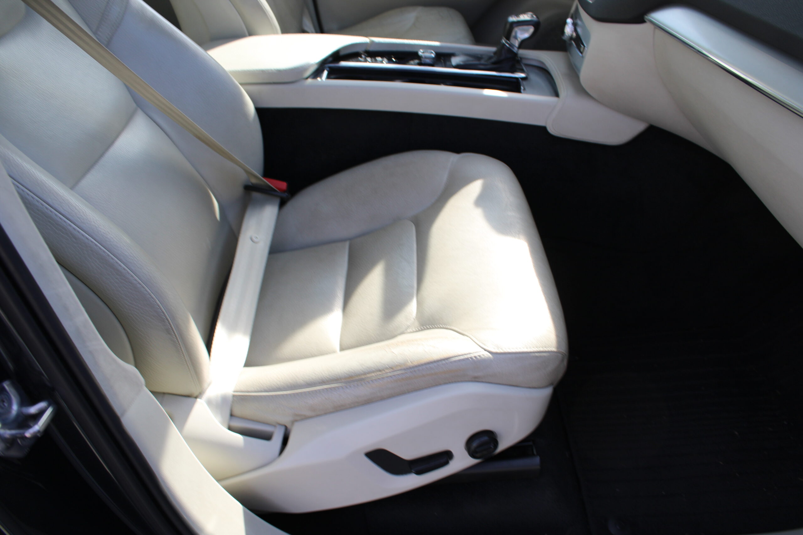 Volvo XC 90 XC90 D5 AWD Geartronic 7 posti Momentum