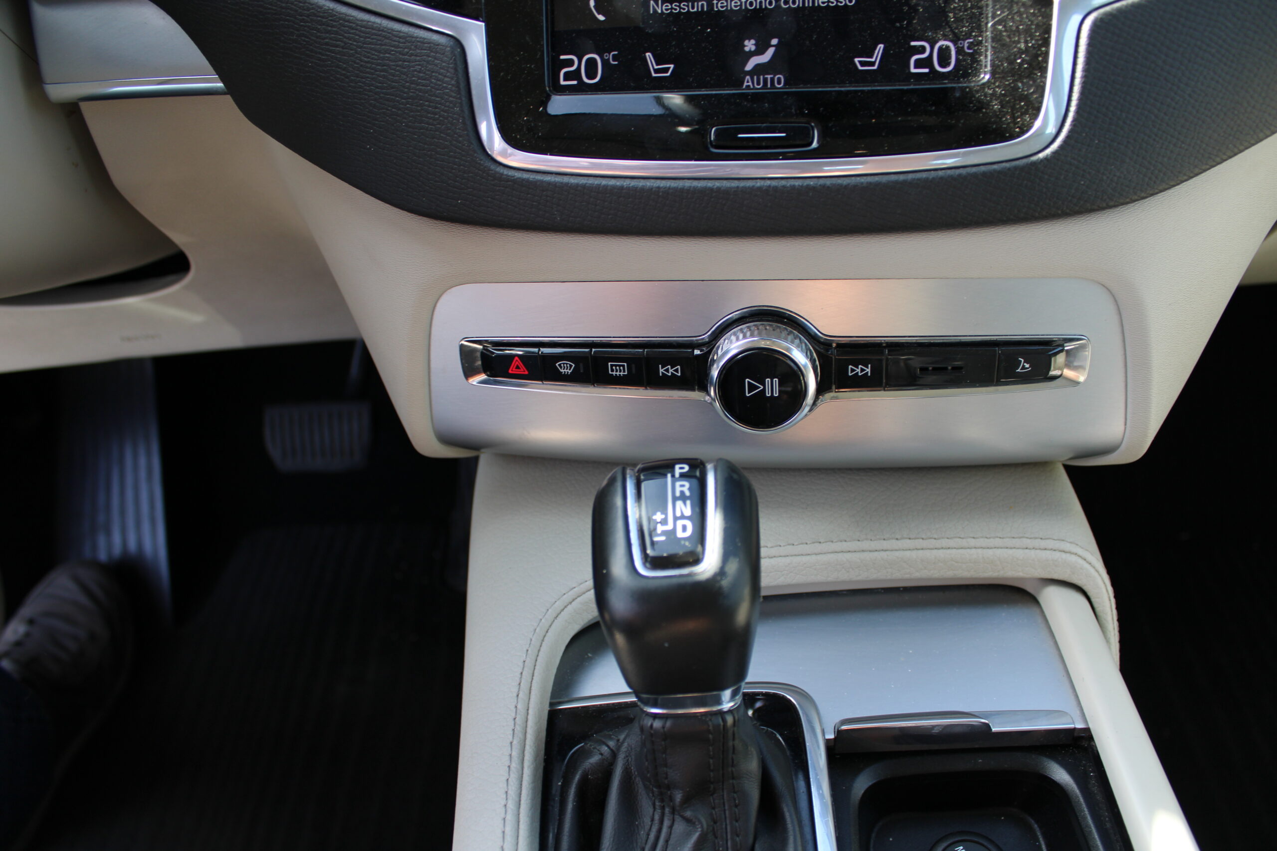 Volvo XC 90 XC90 D5 AWD Geartronic 7 posti Momentum