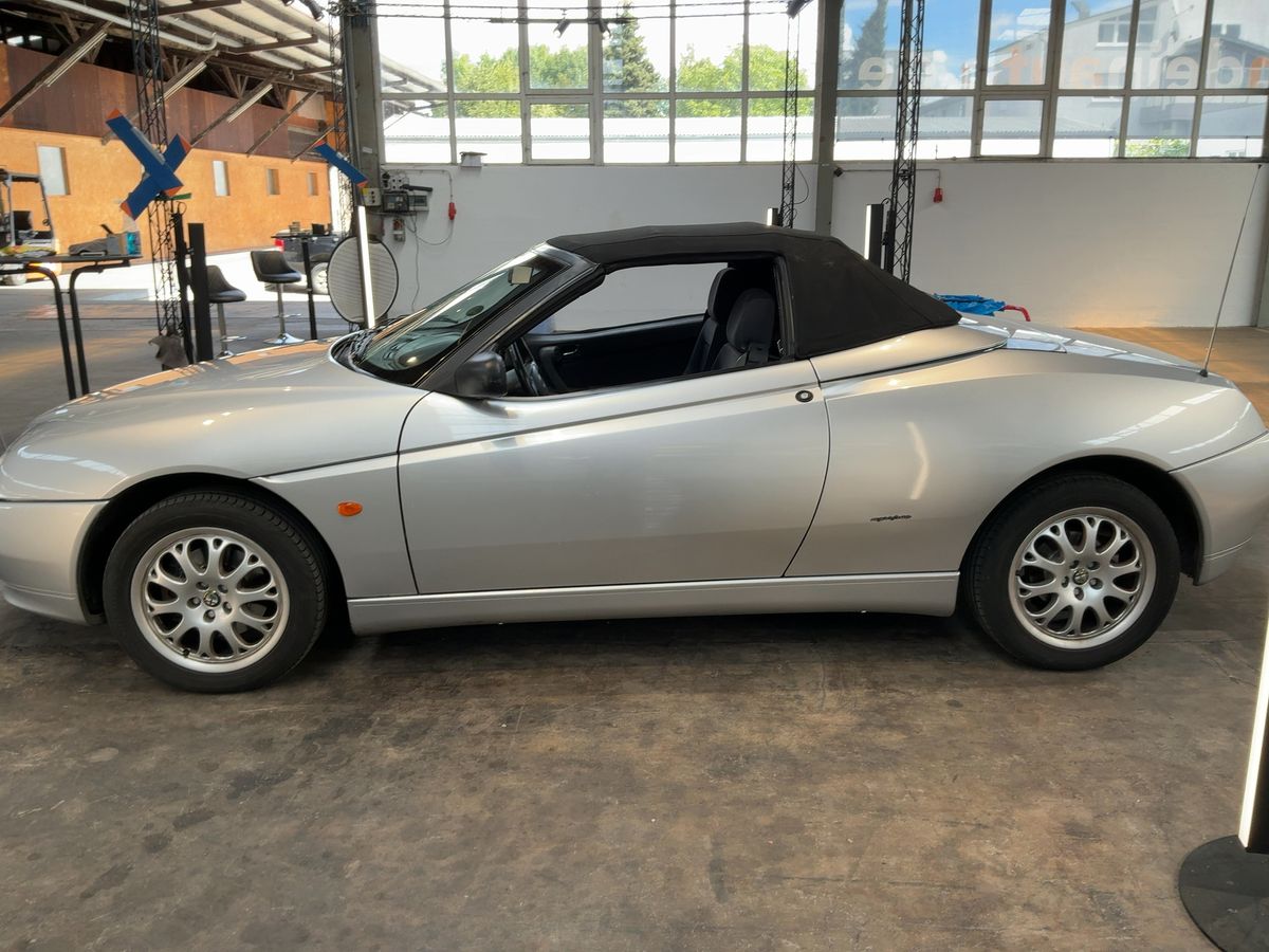 Alfa Romeo Alfa Spider 1.8 T.Spark